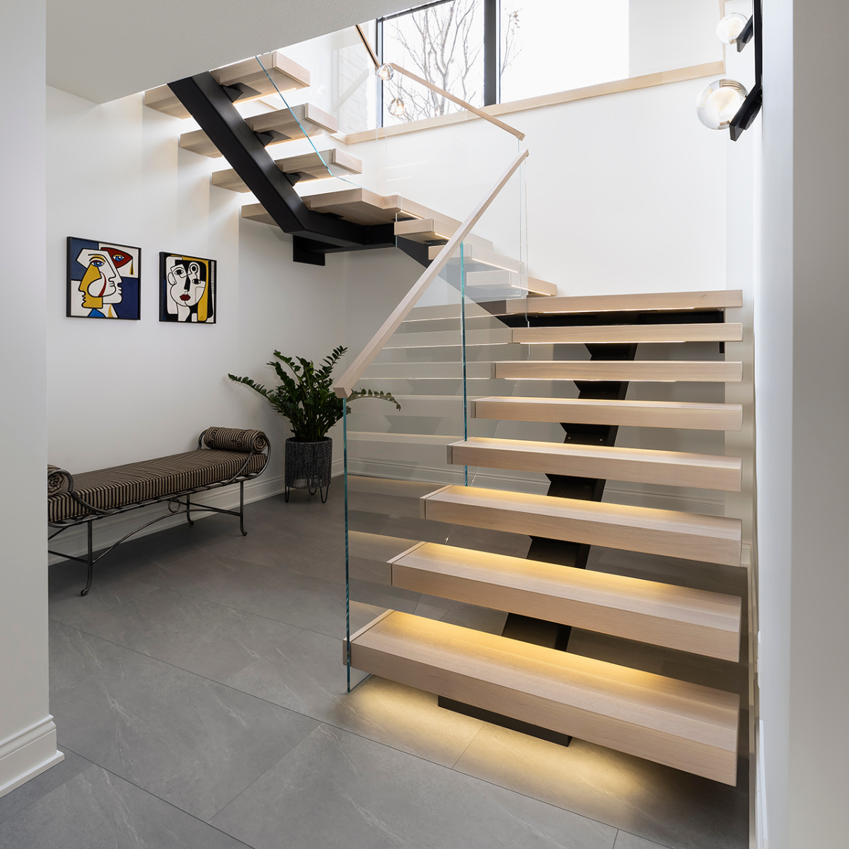 Lower Level of the FLIGHT Mono staircase with Vedera railing