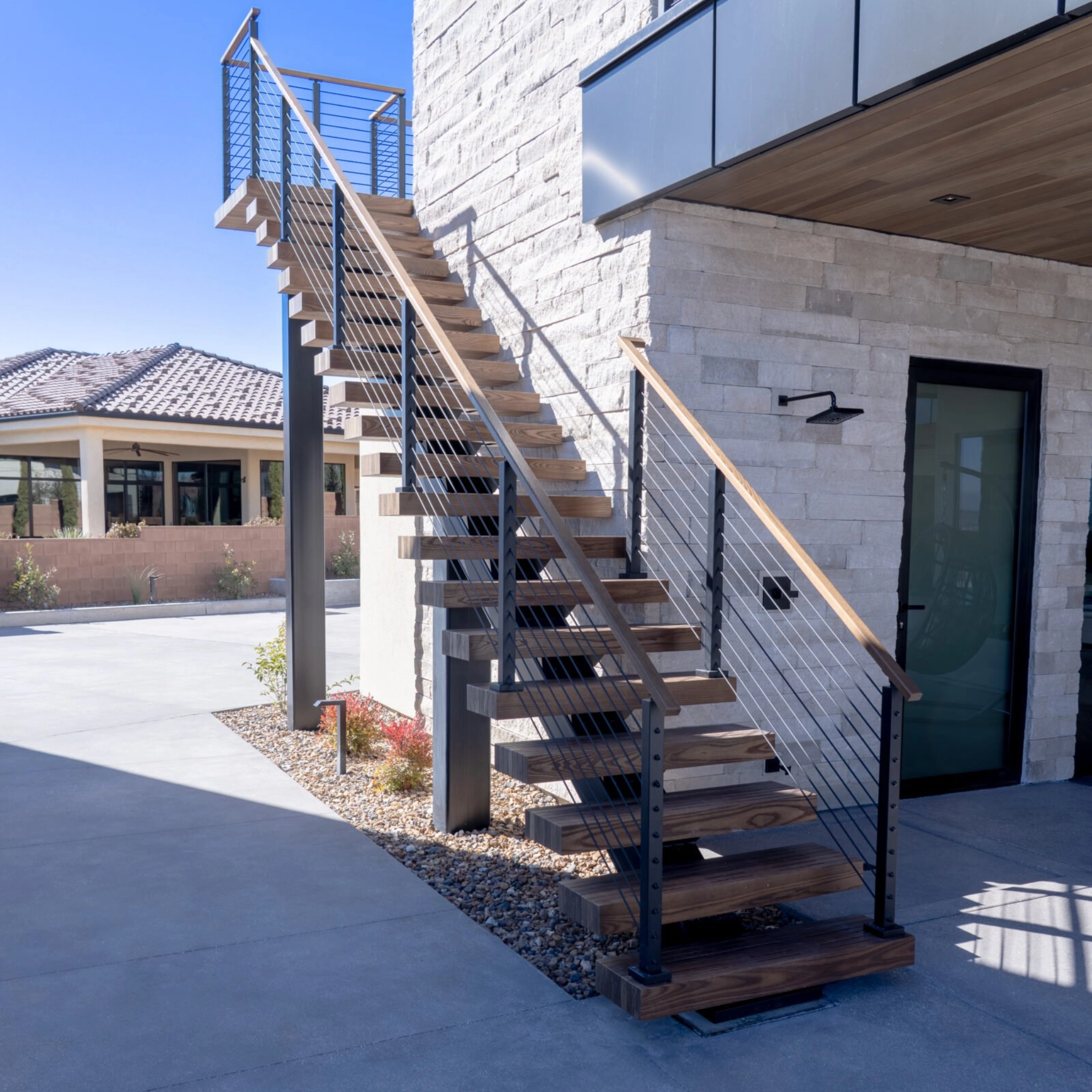 Exterior FLIGHT Mono with Signature Railing
